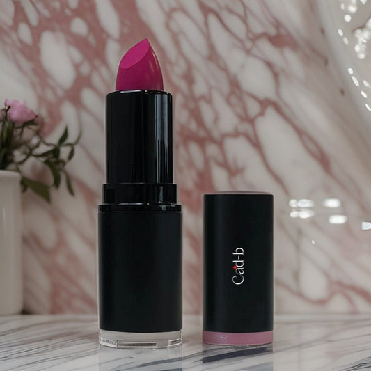 Labial Hidratante Pink Pizzazz P026 | Cera de Abeja, Jojoba y Protección UV – CAD B - Lumyvita